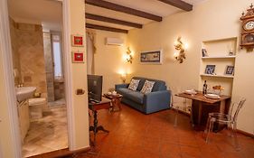 Navona Little Home